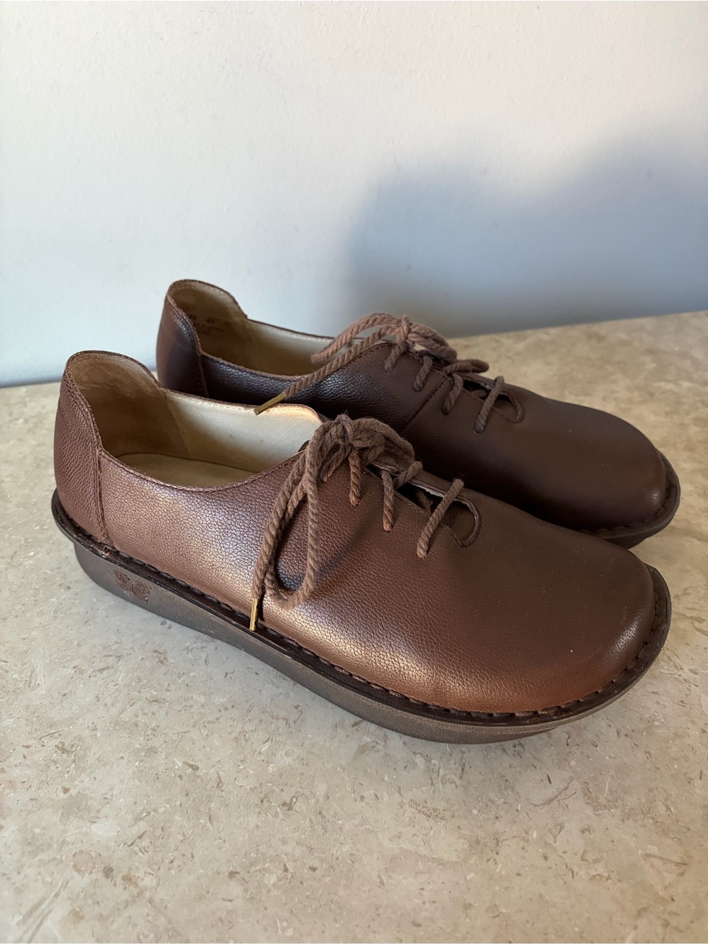 Alegria Comfort Shoes Women’s Size 40 US 9.5-10 Brown Leather Lace Up DIL-189